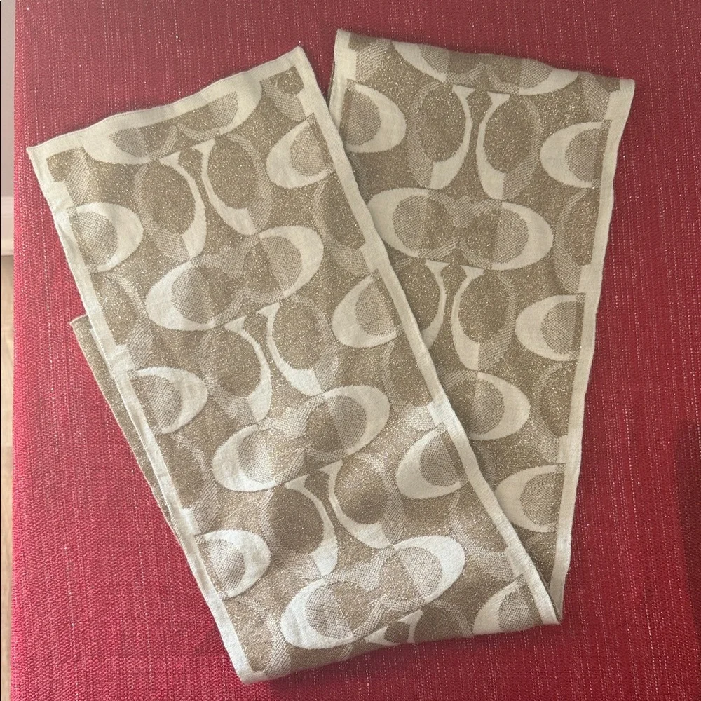 Coach Scarf - Picture 1 of 2